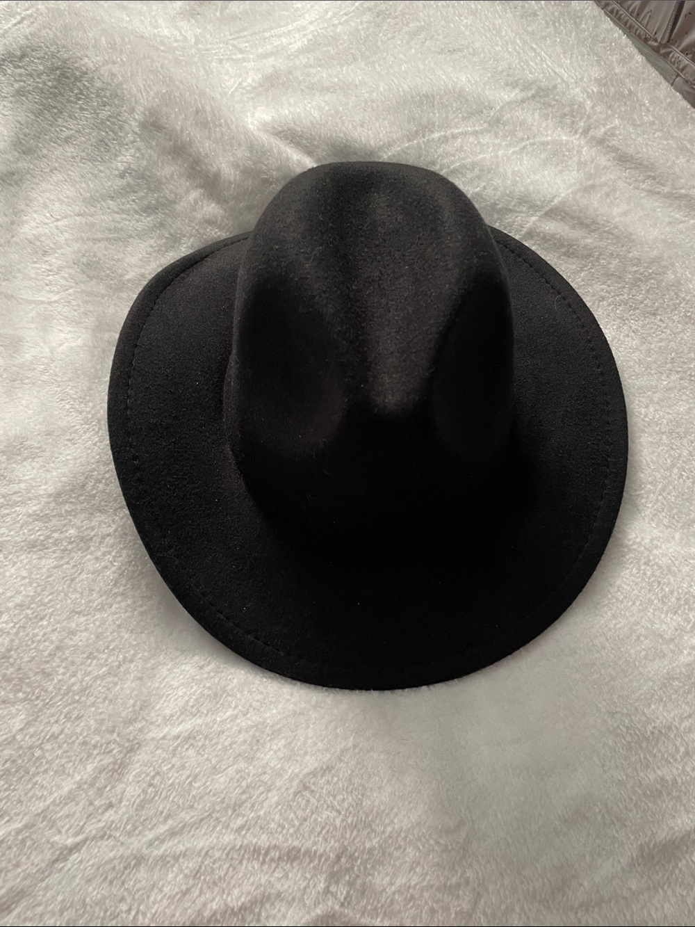 Mystic Black Felt Wide-Brim hat